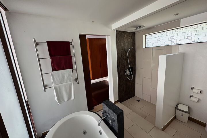 Room 105 of 160