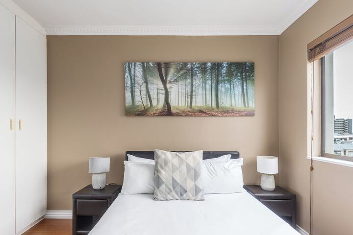 Room 6 of 17