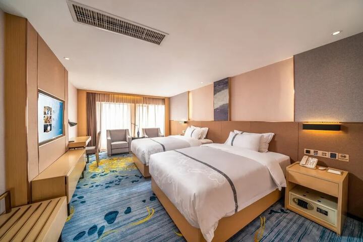 Room 4 of 52