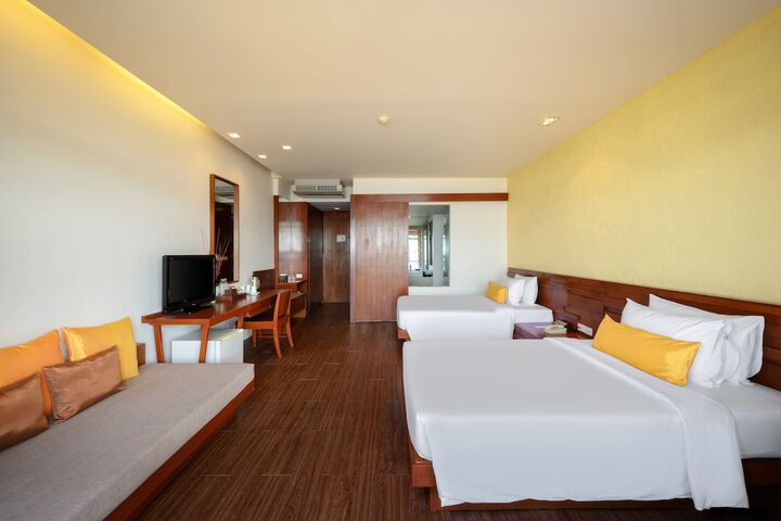 Room 7 of 38