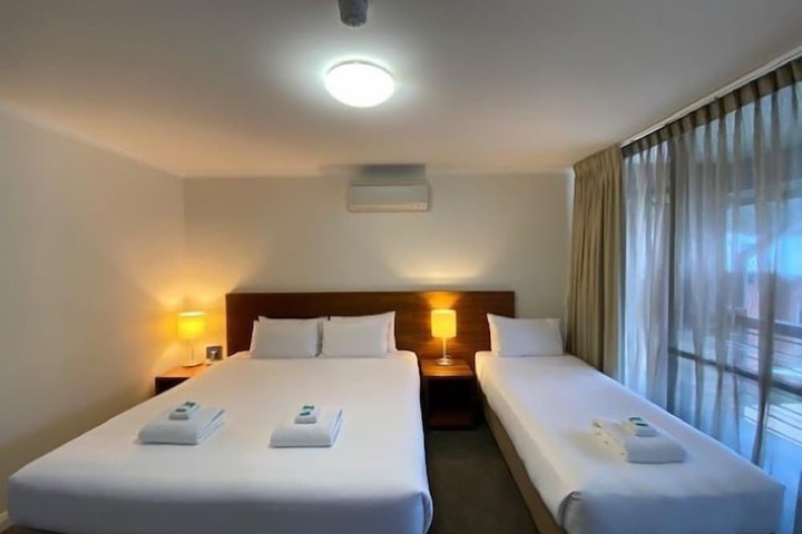 Room 9 of 38