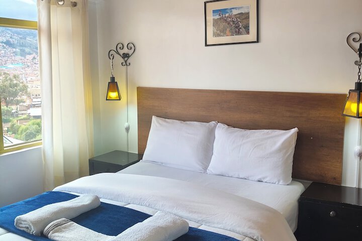 Room 2 of 17
