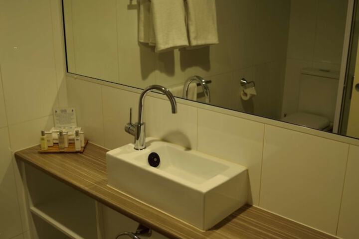 Room 13 of 38