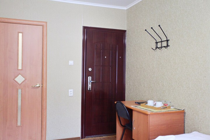 Room 8 of 40