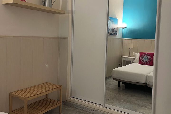 Room 12 of 38