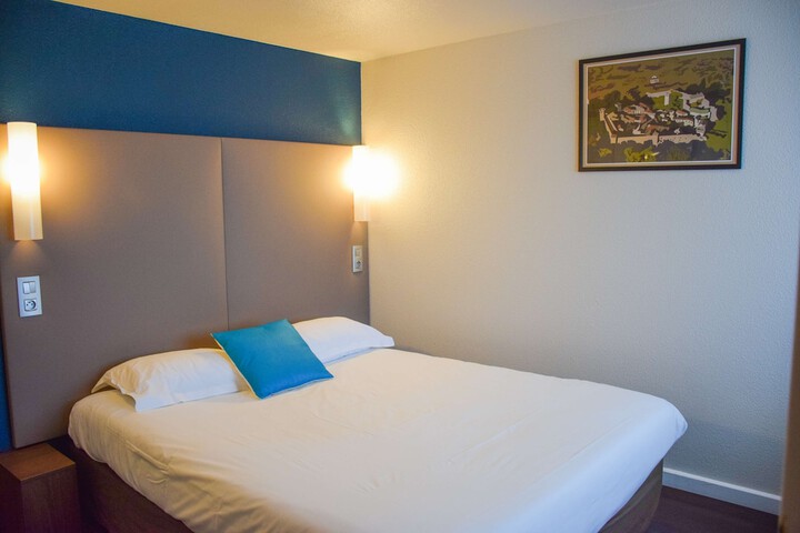 Room 6 of 44