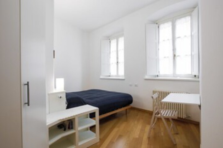 Room 12 of 20