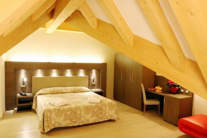 Room 9 of 57