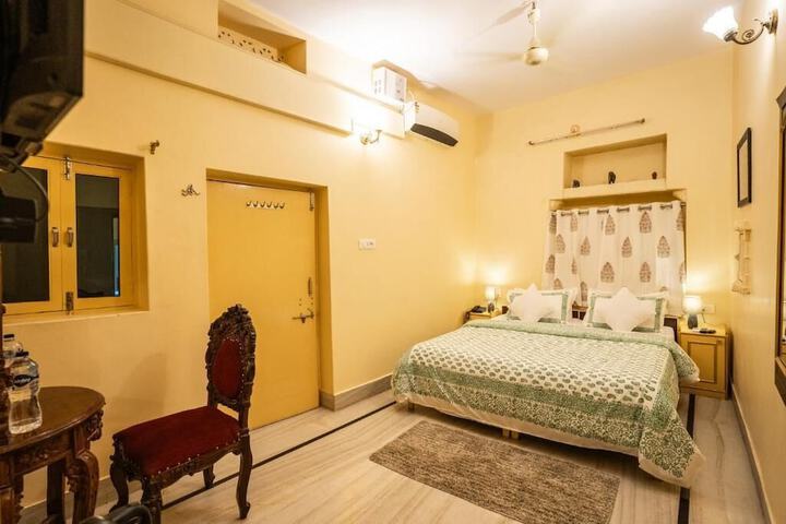 Room 7 of 31