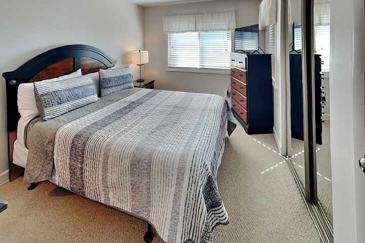 Room 20 of 102