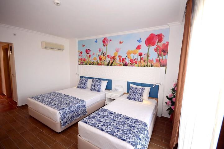Room 5 of 20