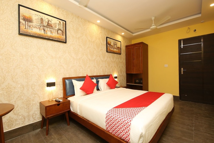 Room 3 of 12