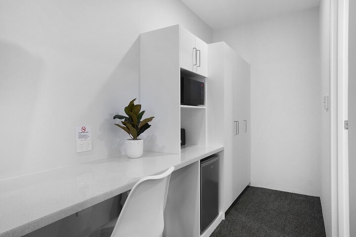 Room 50 of 80
