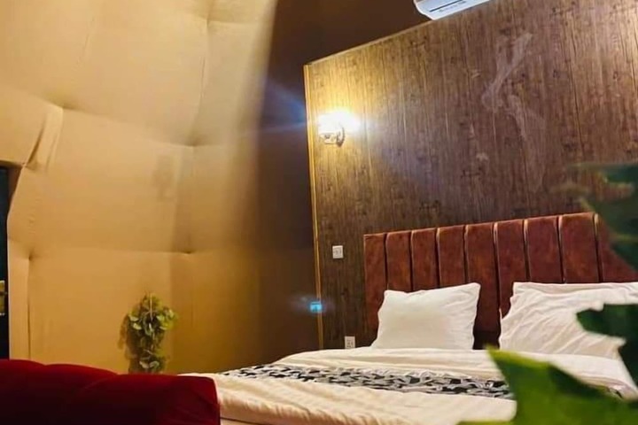 Room 4 of 35