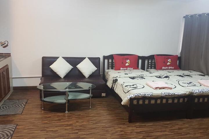 Room 5 of 9