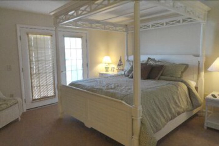 Room 16 of 19