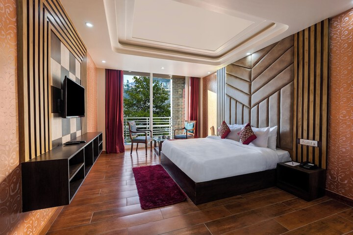 Room 28 of 53