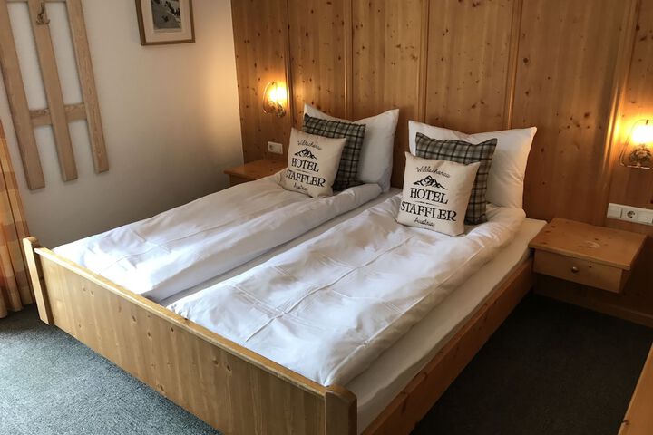 Room 10 of 38