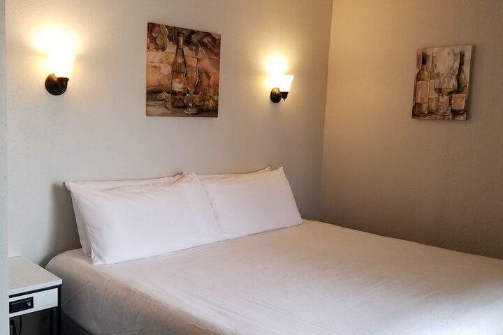 Room 6 of 43