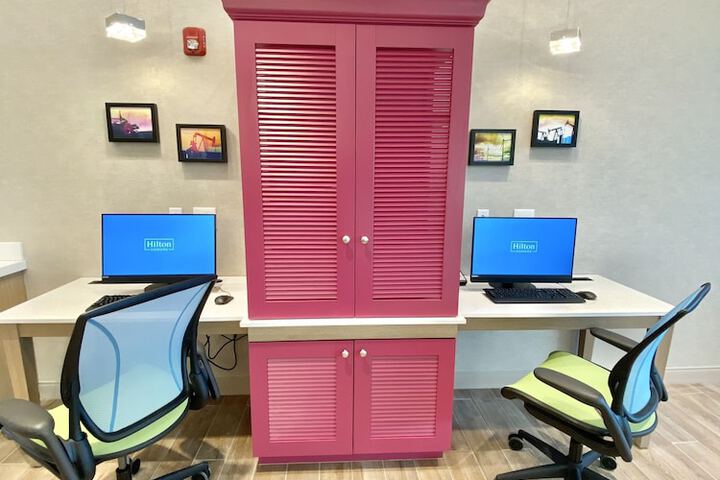 Business Center 23 of 28