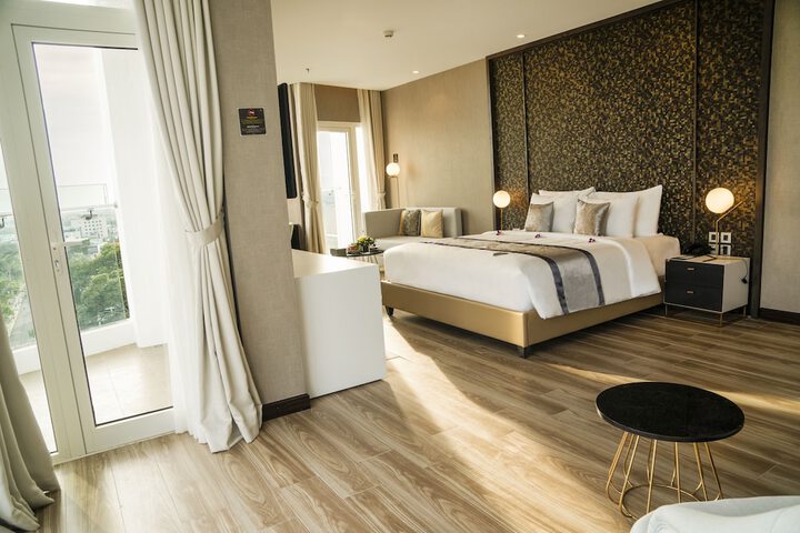 Room 5 of 60