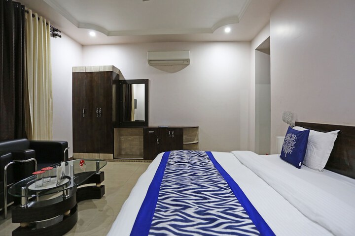 Room 14 of 20