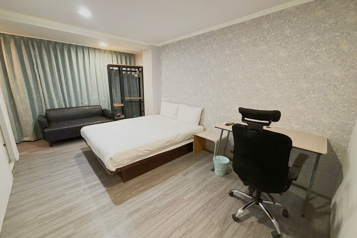 Room 10 of 56