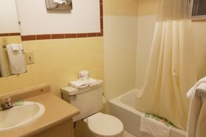 Room 4 of 43