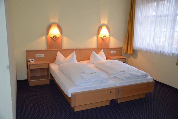Room 12 of 39