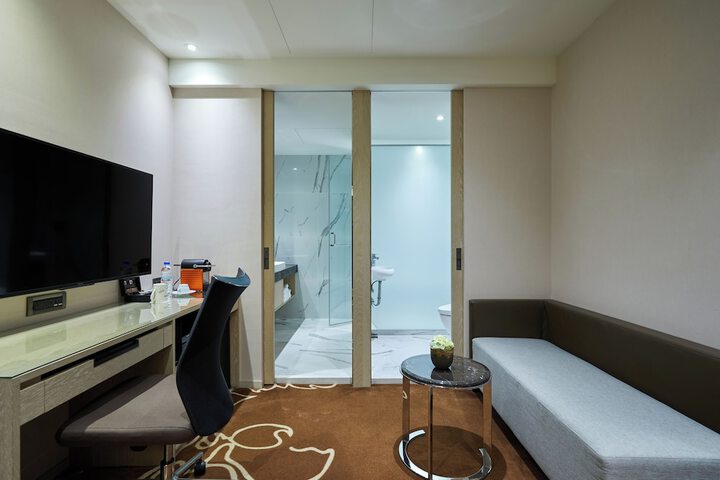Room 68 of 121