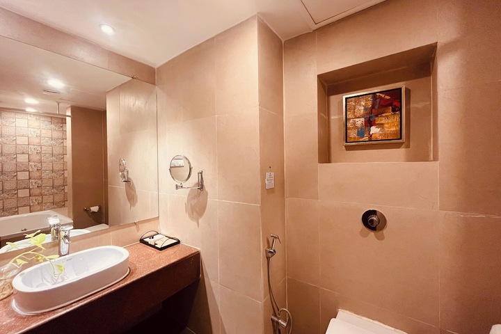Room 75 of 121