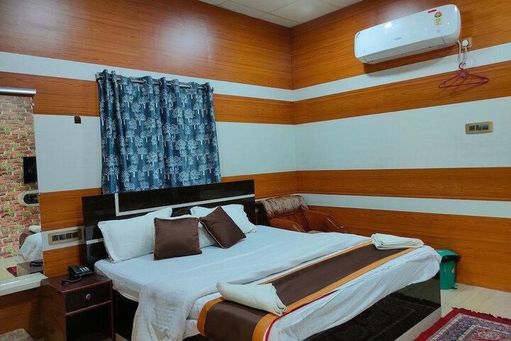 Room 19 of 86