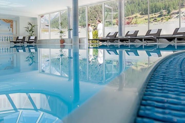 Pool 16 of 24