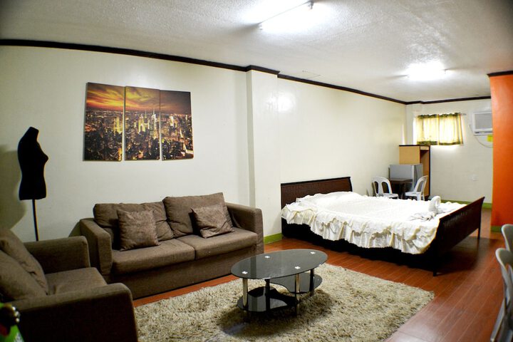 Room 10 of 38