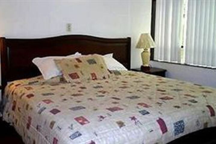 Room 8 of 21