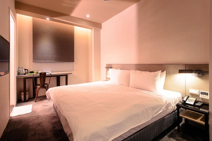 Room 3 of 51