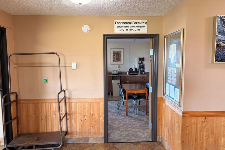 Entrance & Lobby