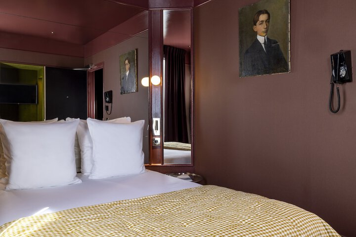 Room 9 of 61