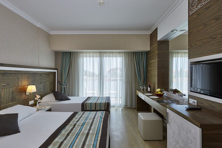 Room 10 of 101