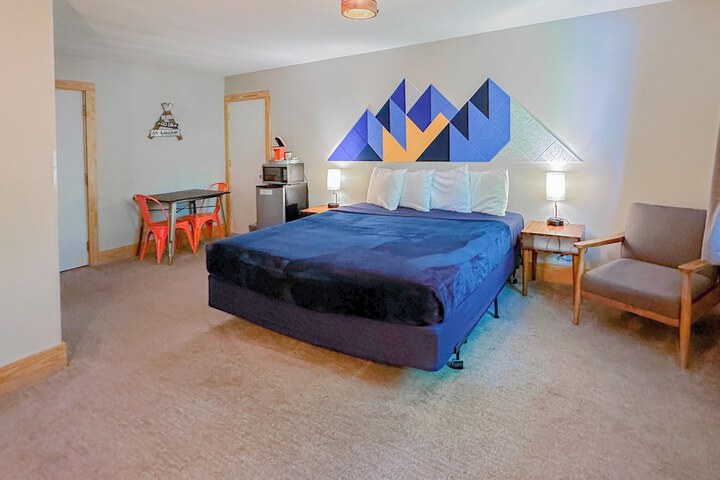 Room 12 of 82
