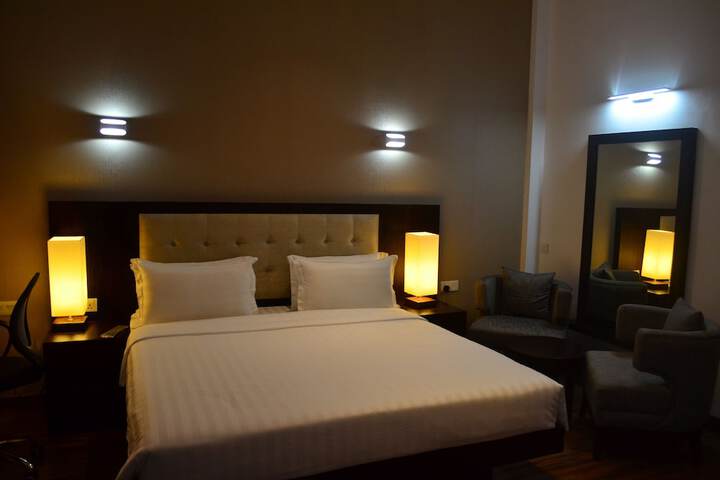 Room 5 of 15