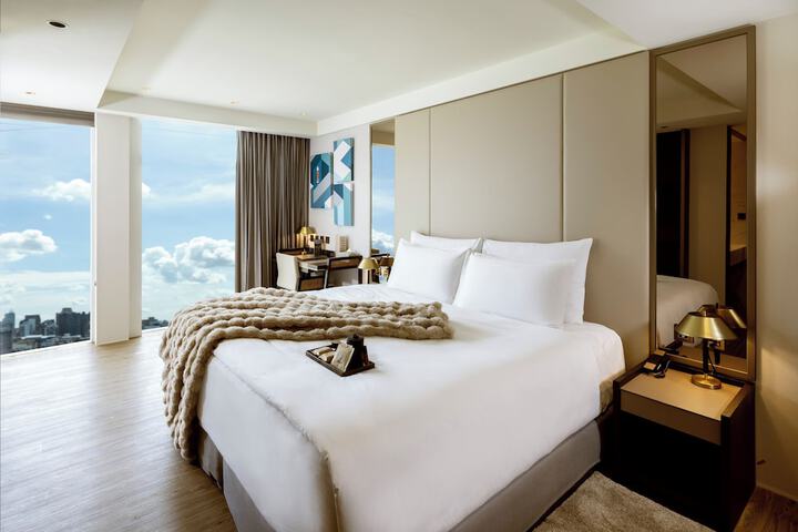 Room 5 of 27