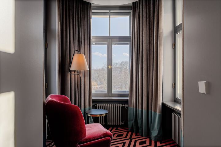 Room 33 of 91