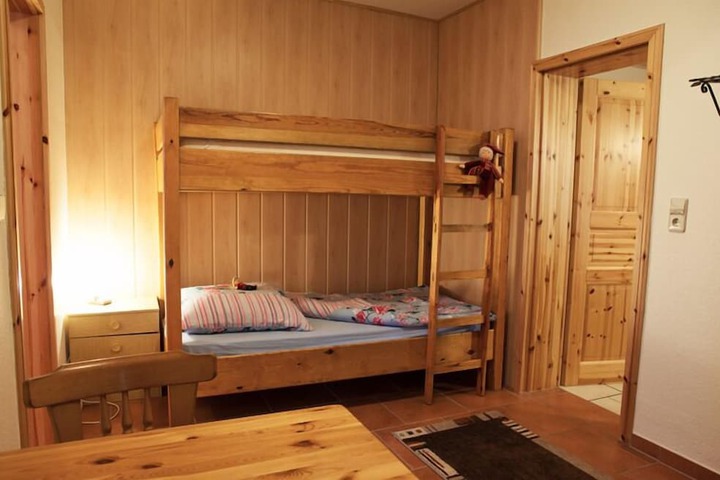 Room 10 of 35