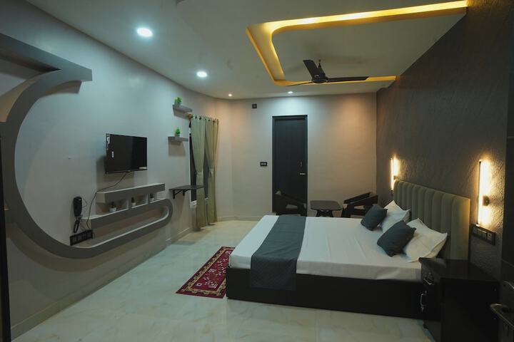 Room 8 of 27
