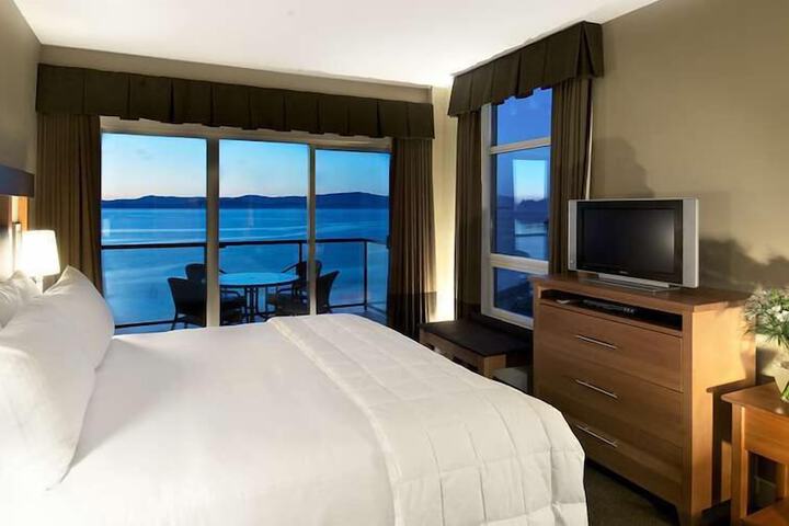 Room 6 of 34