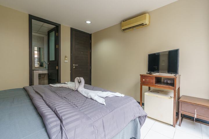 Room 16 of 30