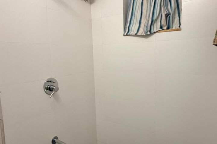 Room 121 of 233