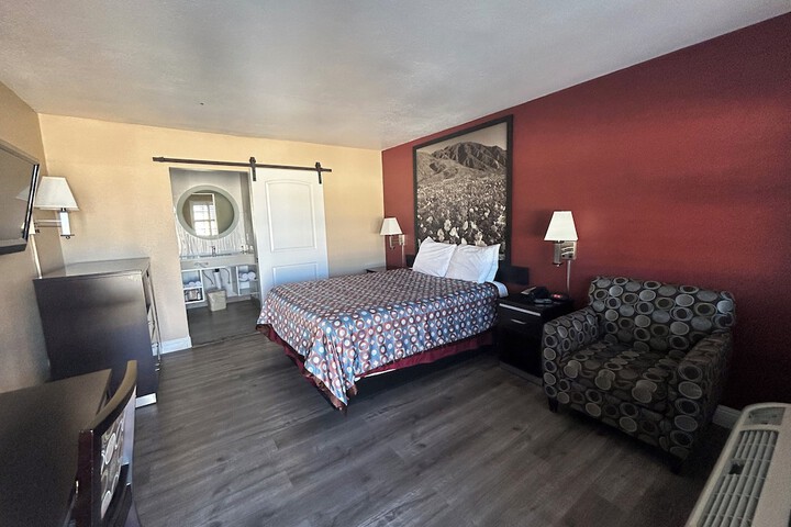 Room 5 of 21