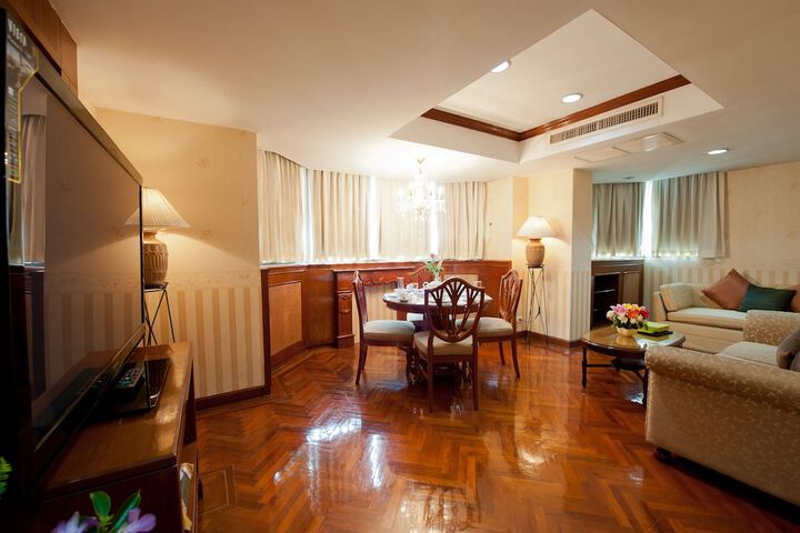 Room 27 of 51